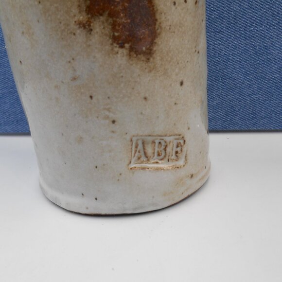 LUMIMARY ANGEL CANDLE HOLDER CERAMIC STUDIO POTTERY CYLINDRICAL OFF-WHITE HANDMA - Picture 5 of 11